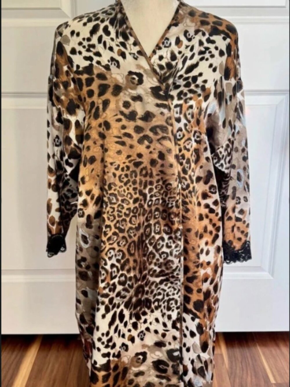 VTG Cinema Etoile Women's Small Animal Print Kimono Sleeve Night Gown Robe